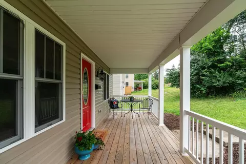 848 Grayson Ave, Waynesboro, VA 22980 photo 5