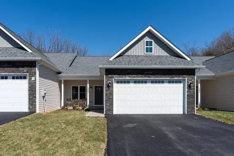 1225 Stocker St, Staunton, VA 24401