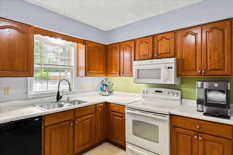 104 Iris Dr, Waynesboro, VA 22980 photo 13