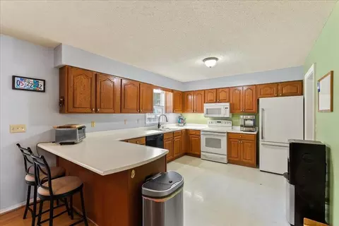 104 Iris Dr, Waynesboro, VA 22980 photo 4
