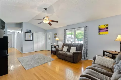 104 Iris Dr, Waynesboro, VA 22980 photo 8