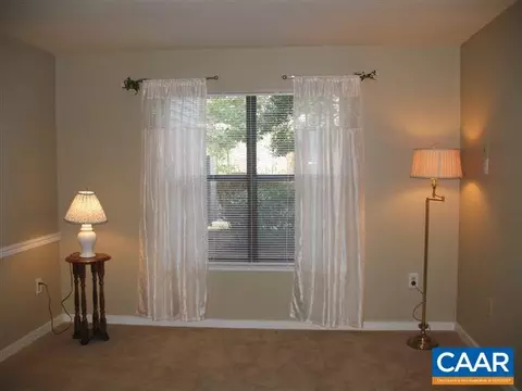 392 S Pantops Dr, Charlottesville, VA 22901