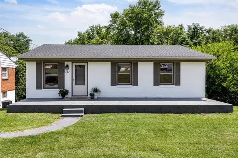 327 Hoover St, Staunton, VA 24401