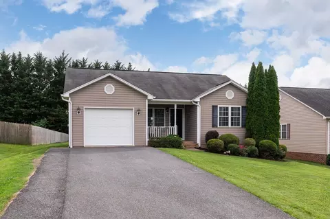 35 Kite Pl, Waynesboro, VA 22980