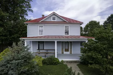 6247 Main St, Mount Jackson, VA 22842