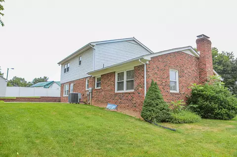 21 Stuart Ave, Stuarts Draft, VA 24477 photo 6