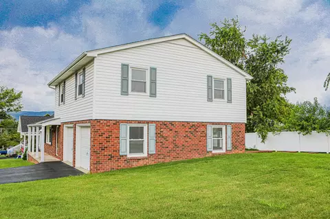 21 Stuart Ave, Stuarts Draft, VA 24477 photo 15