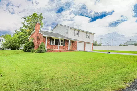 21 Stuart Ave, Stuarts Draft, VA 24477 photo 1