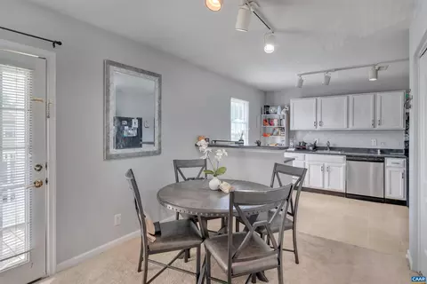 1217 Villa Ln #F, Charlottesville, VA 22902