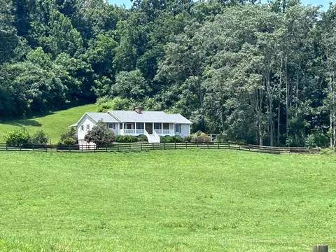 1167 Almo Chapel Rd, Steeles Tavern, VA 24476