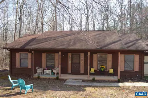 9 Dogleg Rd, Palmyra, VA 22963