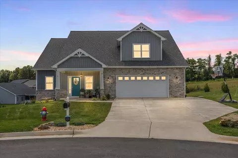 25 Sarah Jayne Ct, Waynesboro, VA 22980
