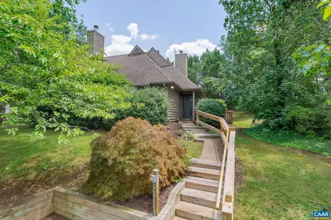 39 Waterwheel Dr, Charlottesville, VA 22902