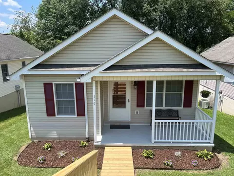 516 C St, Staunton, VA 24401