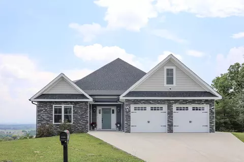 134 Chamberlain Dr, Staunton, VA 24401