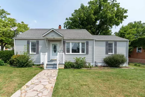 615 Buckingham St, Staunton, VA 24401