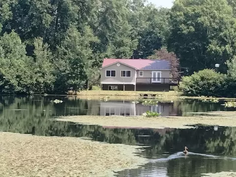 108 Lake Dr, Crimora, VA 24431