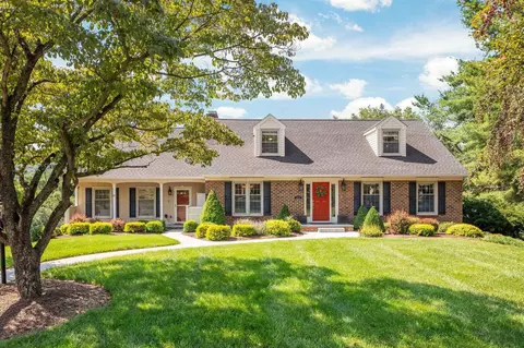 853 Sandtrap Ln, Harrisonburg, VA 22802