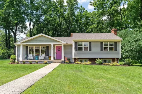 1215 Chatham Rd, Waynesboro, VA 22980