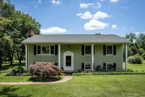 4596 Shen Lake Dr, Harrisonburg, VA 22801