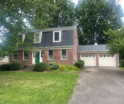 427 Mountain View Dr, Harrisonburg, VA 22801