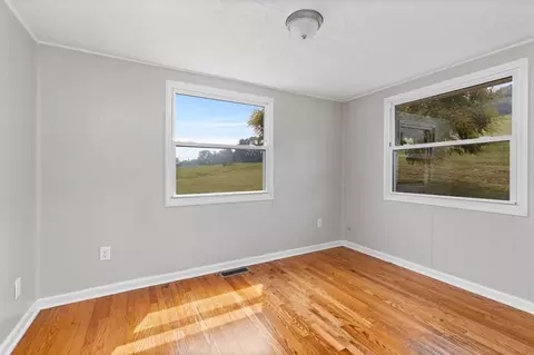 279 Goose Creek Rd, Raphine, VA 24472 photo 8