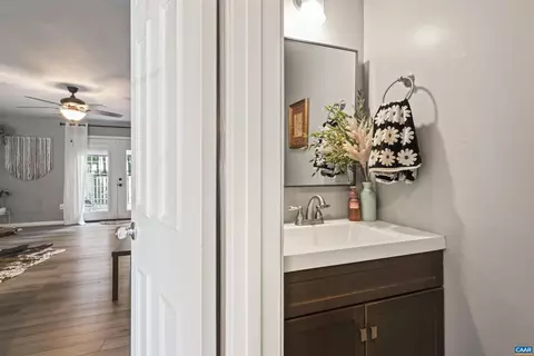 14763 Basingstoke Loop, Centreville, VA 20120 photo 32
