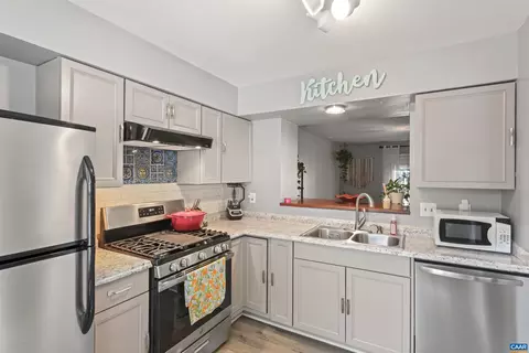 14763 Basingstoke Loop, Centreville, VA 20120 photo 8