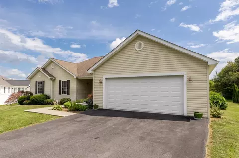 45 Fall Ridge Dr, Stuarts Draft, VA 24477 photo 5