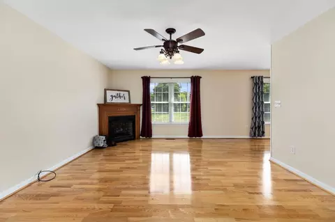 45 Fall Ridge Dr, Stuarts Draft, VA 24477 photo 17