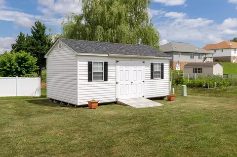 45 Fall Ridge Dr, Stuarts Draft, VA 24477 photo 10