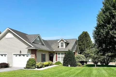 301 Spring Oaks Dr, Harrisonburg, VA 22801