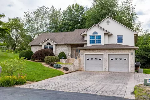 129 Willow Dr, Dayton, VA 22821