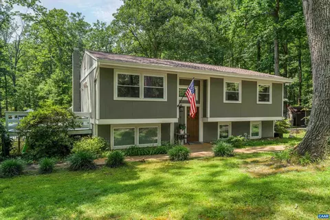 330 Fence Rd, Earlysville, VA 22936