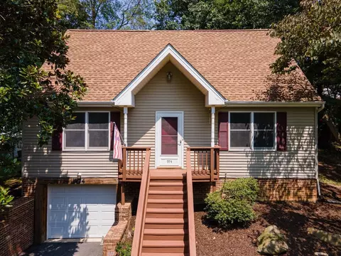 974 Carriage Dr, Harrisonburg, VA 22801