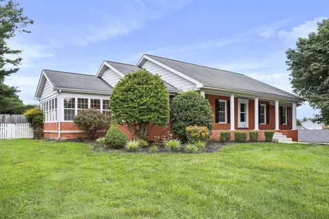 485 N Lee St N, Woodstock, VA 22664