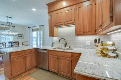24 Old Oak Dr, Stuarts Draft, VA 24477 photo 16