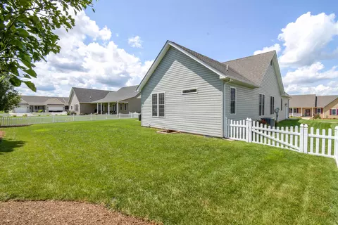 24 Old Oak Dr, Stuarts Draft, VA 24477 photo 6