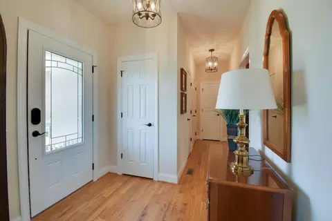 24 Old Oak Dr, Stuarts Draft, VA 24477 photo 8