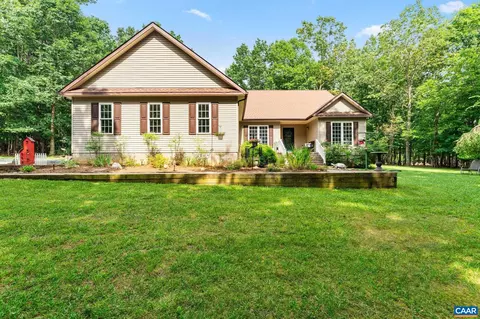 65 Fox Chase Ln, Palmyra, VA 22963