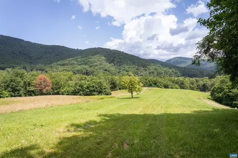 5095 Headquarters Ln, Crozet, VA 22932