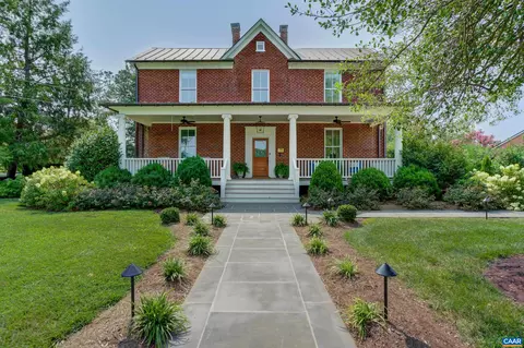 1004 Locust Ave, Charlottesville, VA 22901
