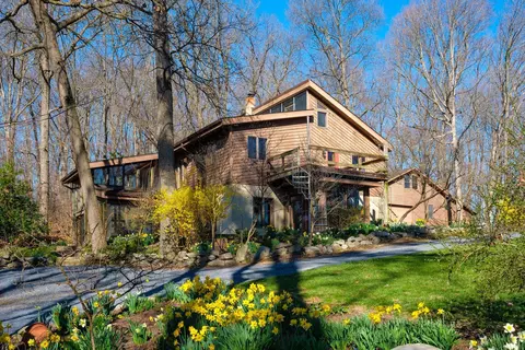 5677 Niswander Ln, Harrisonburg, VA 22802