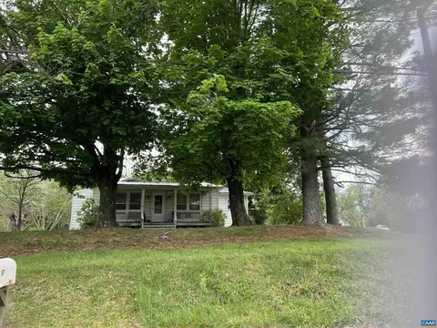 358 Parkersburg Tpke, Staunton, VA 24401