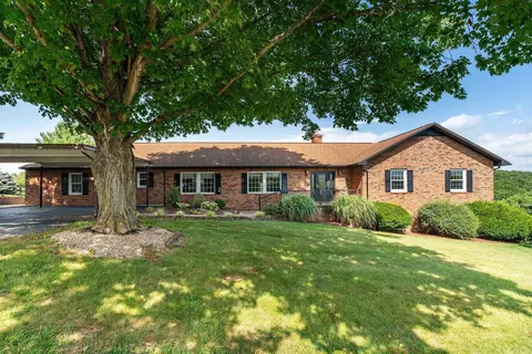 308 Stonewall Rd, Weyers Cave, VA 24486