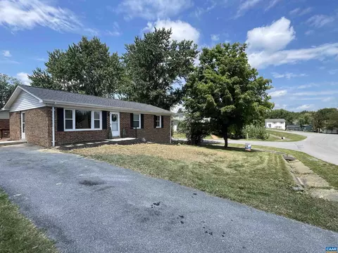 23 Bingham St, Verona, VA 24482