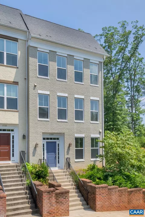 1727 Belvedere Pl, Charlottesville, VA 22903