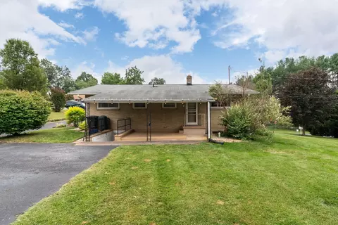 102 Devon Rd, Staunton, VA 24401 photo 6