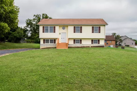 431 N Summit Ave N, Woodstock, VA 22664