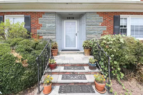 2618 N Augusta St N, Staunton, VA 24401